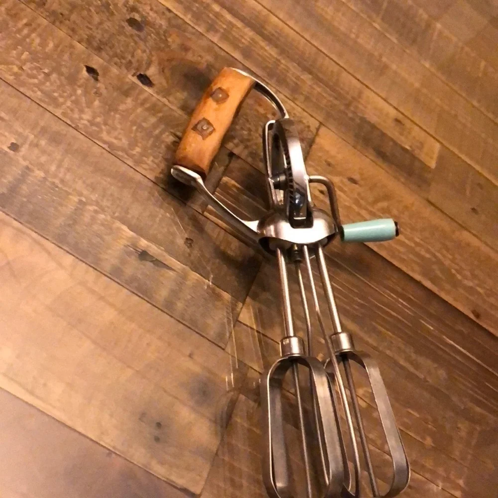 Vintage Turner & Seymour hand beater​​​​​​​​​​​​​​​